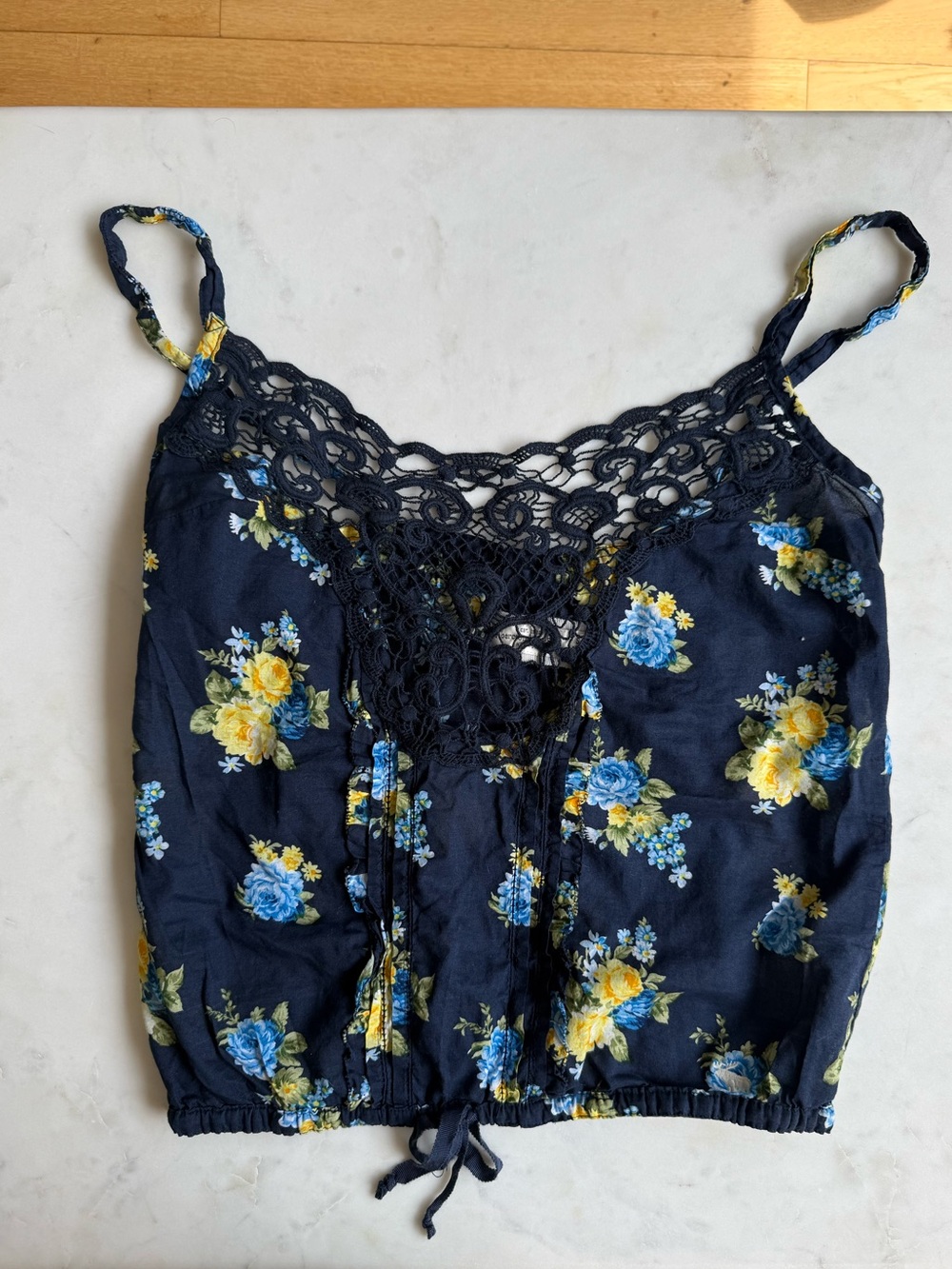Rare Vintage Y2K Abercrombie & Fitch Navy Floral Lace-Front Cami